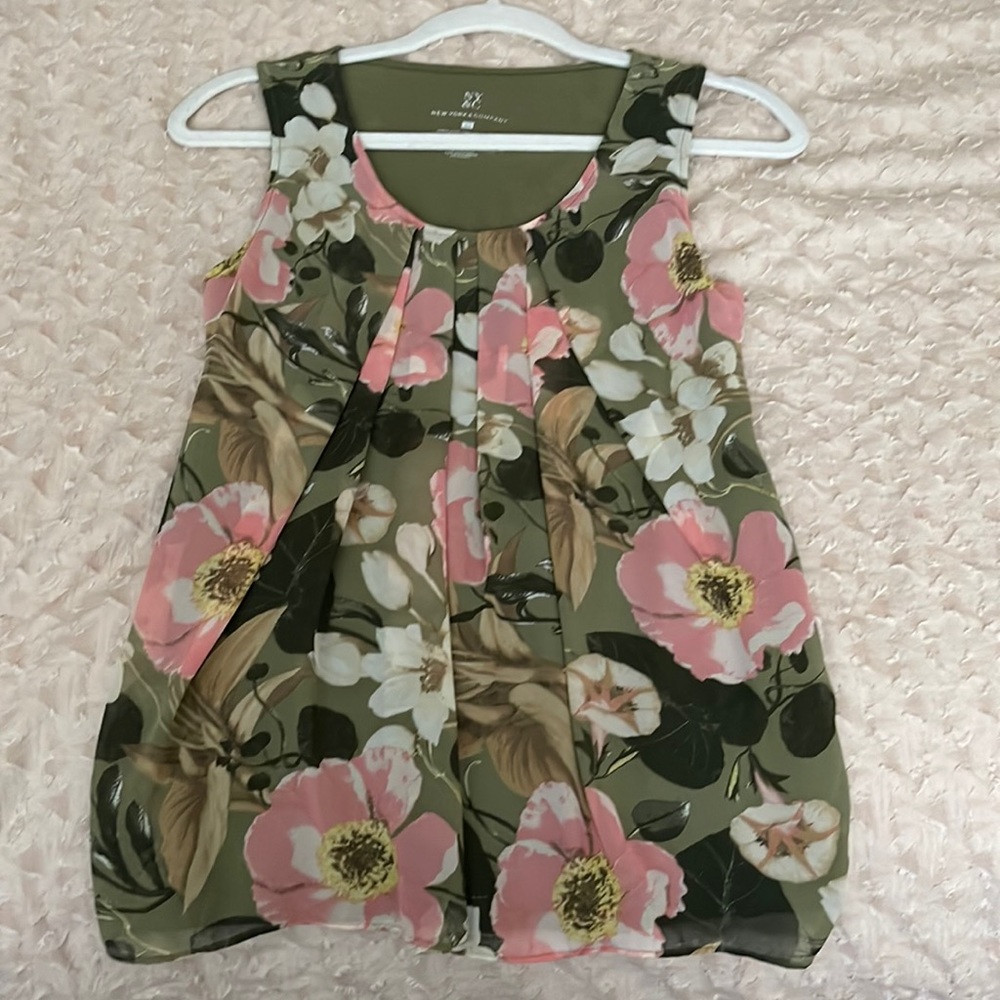 NY&Company Floral Top